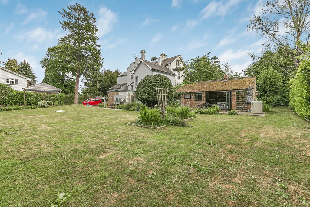 Property photo 3 of 33
