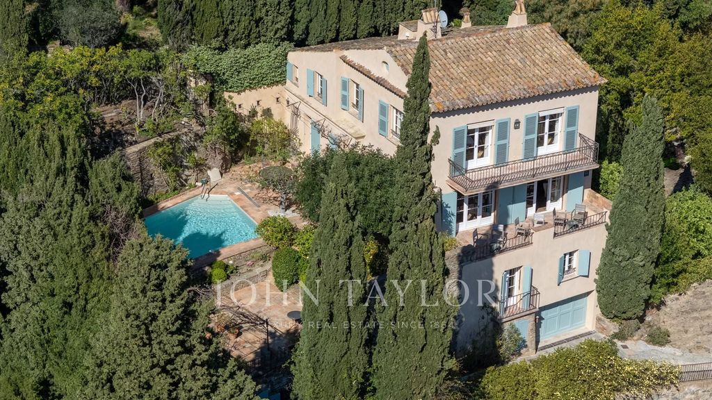 Property photo 1 of 7 Rare : Village House With Swimming Pool