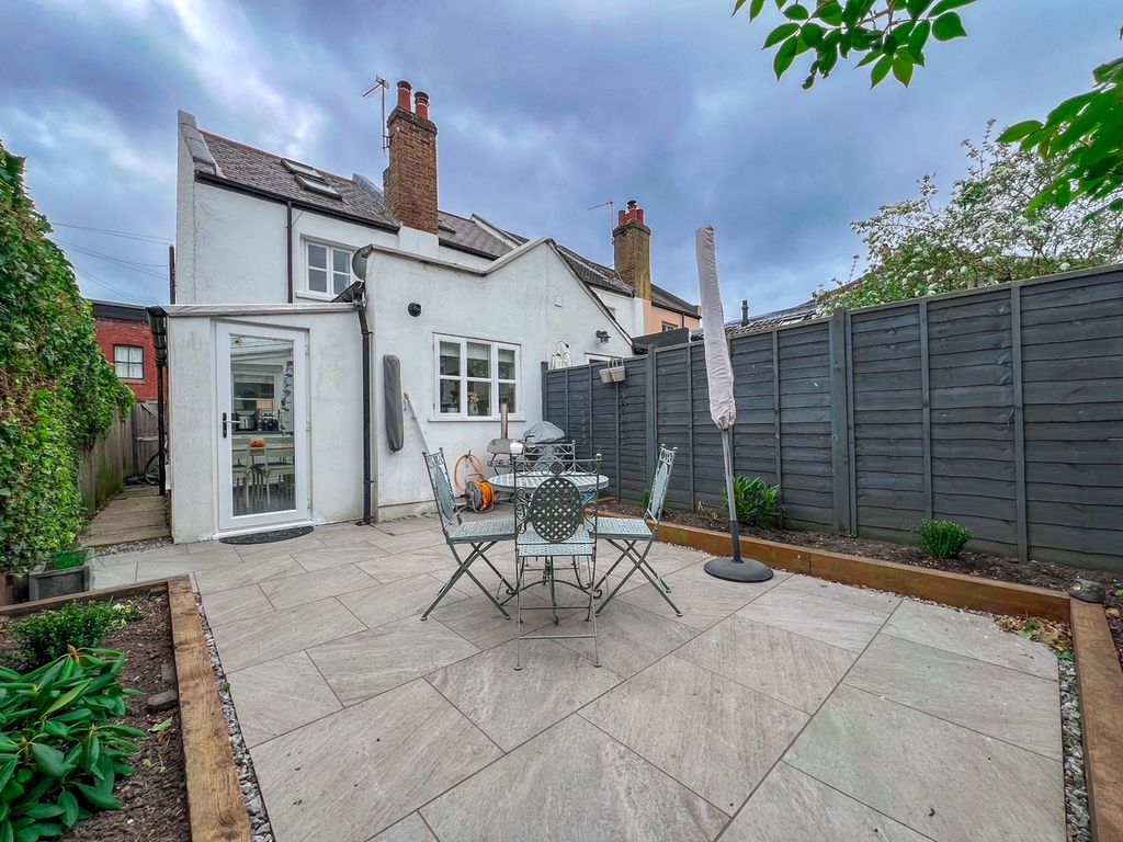 Property photo 2 of 34