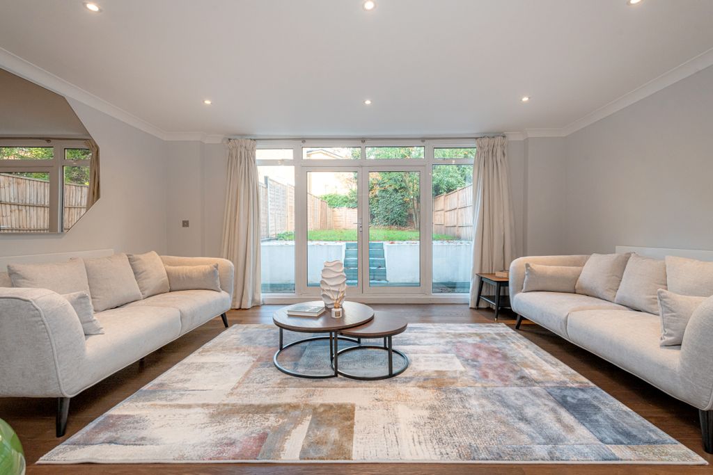 Property photo 3 of 35