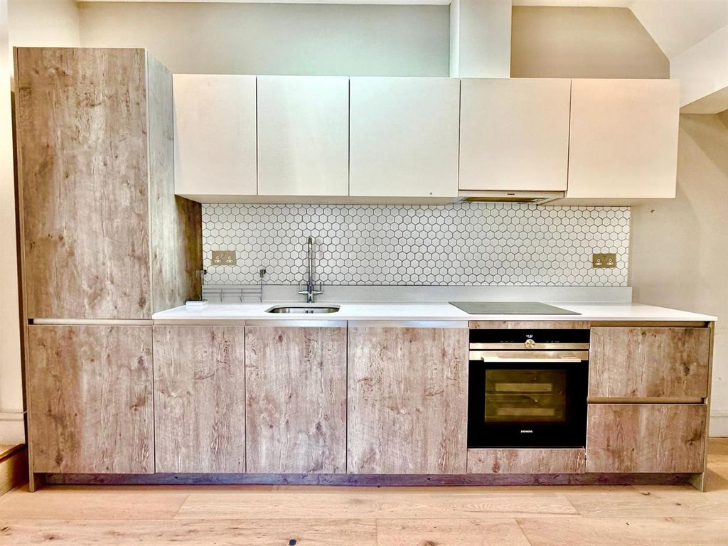 Property photo 1 of 10 20 Q Kitchen.Jpg