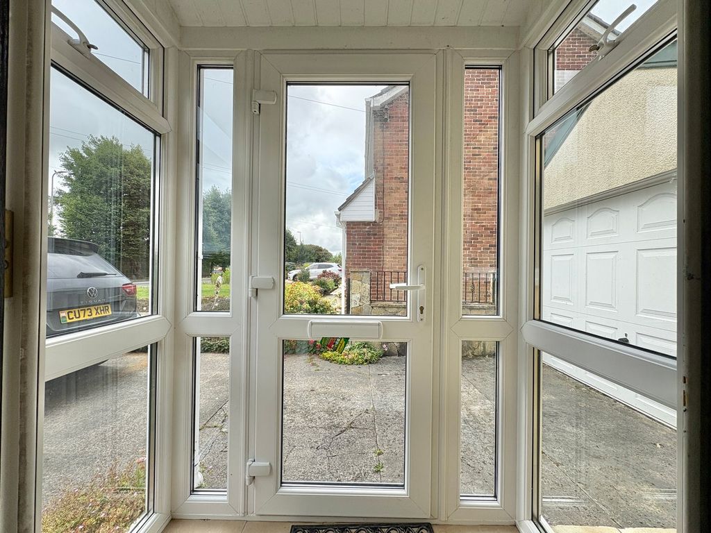 Property photo 2 of 26