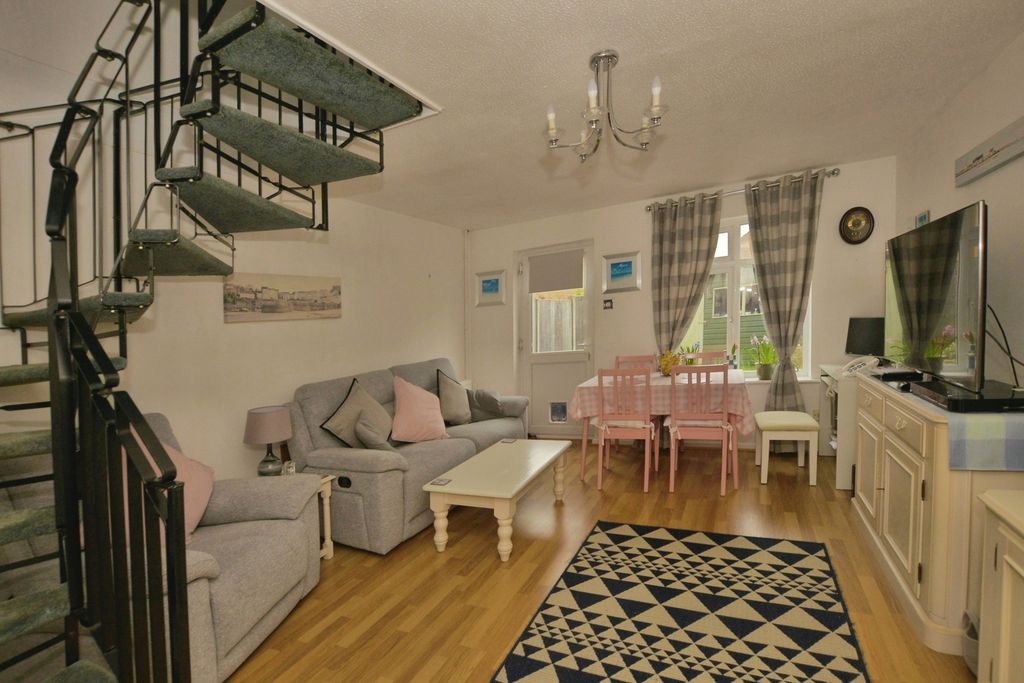 Property photo 2 of 14 Living/Dining Room