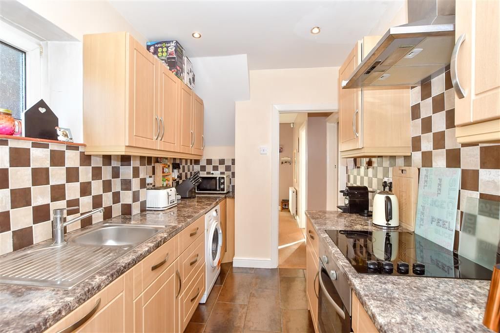 Property photo 3 of 12 Kitchen