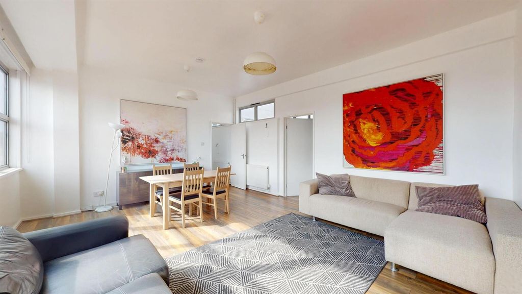 Property photo 2 of 28 6874De8d04371E4725F5Ff7F_A3Afa239A2c55894402c1d71A