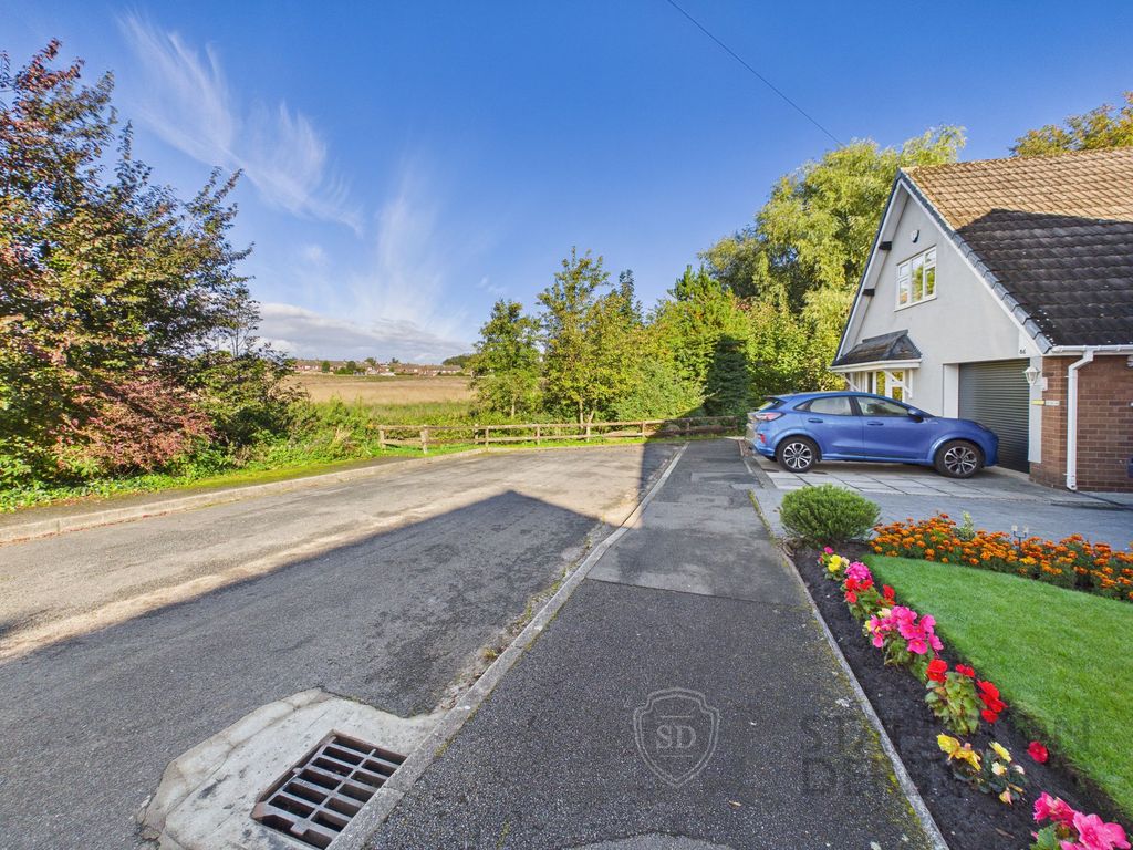 Property photo 2 of 32