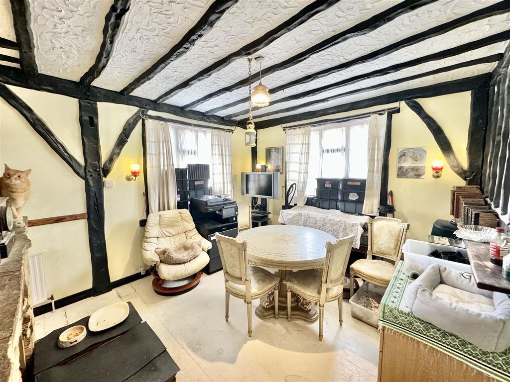 Property photo 2 of 21