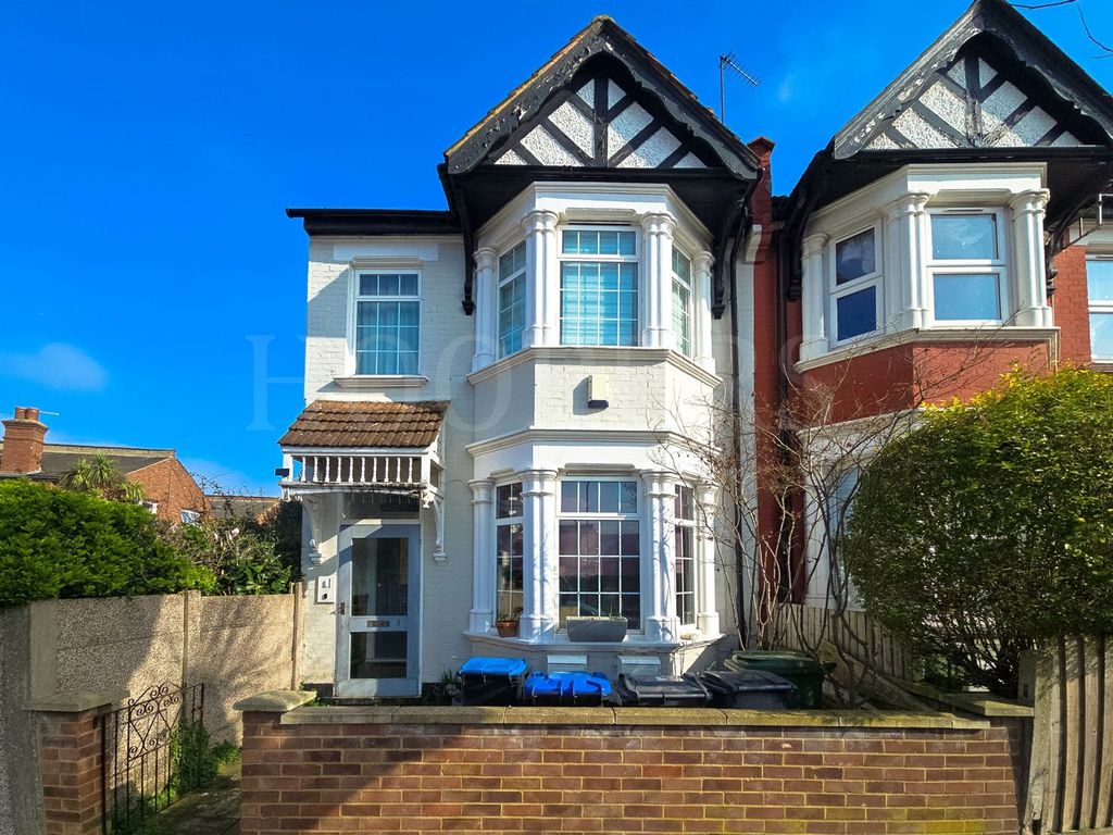 Property photo 1 of 13