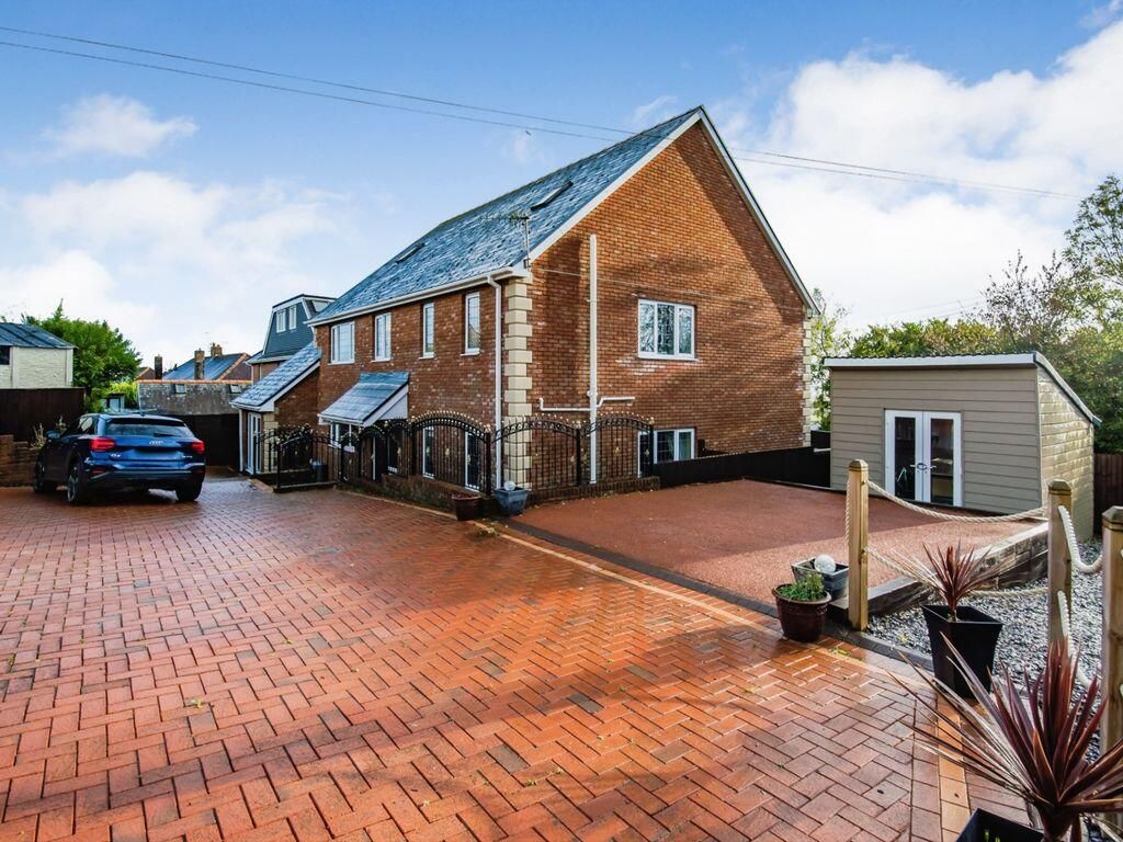 Property photo 2 of 37