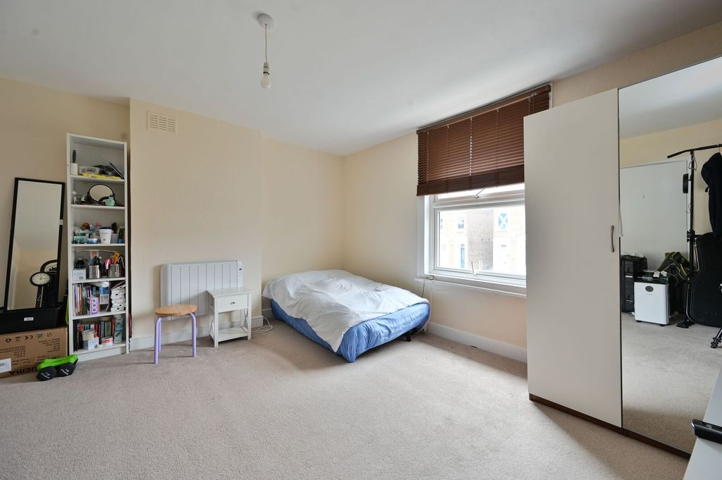 Property photo 3 of 6