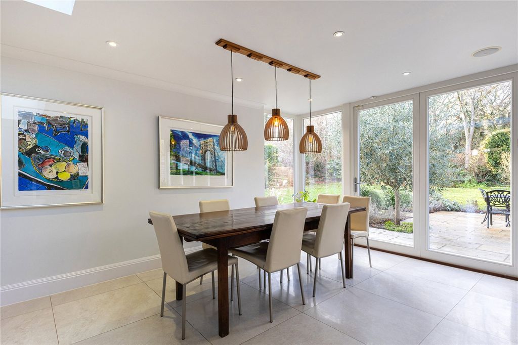 Property photo 3 of 16 Dining Area