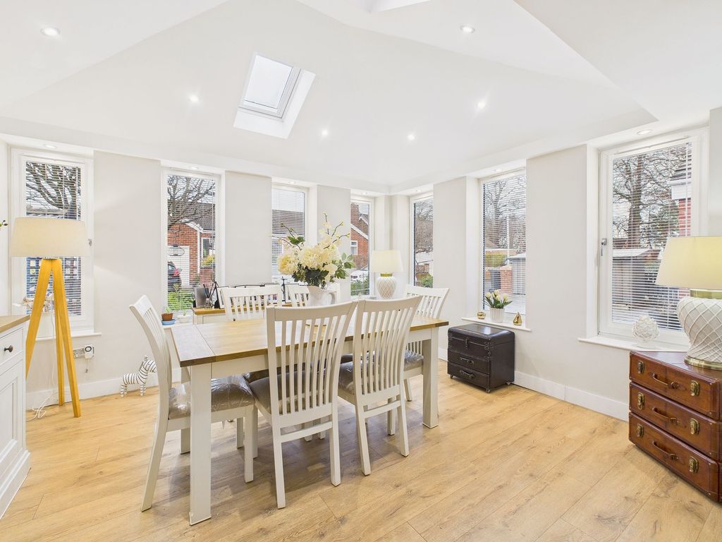 Property photo 3 of 15 Dining Area