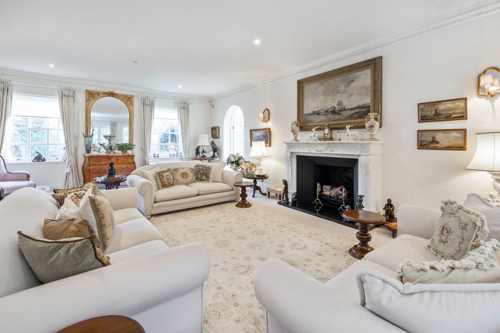 Property photo 2 of 22 Drawing Room