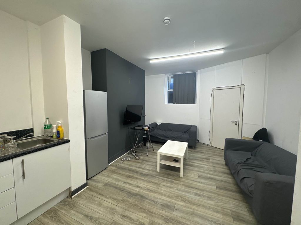 Property photo 2 of 23