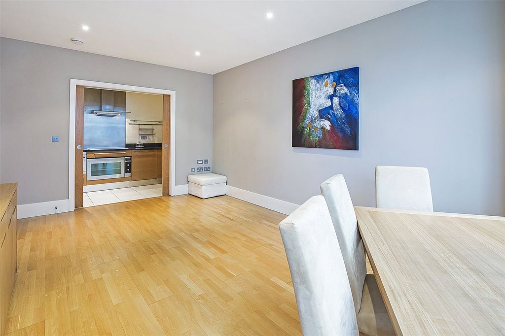 Property photo 3 of 9 Reception