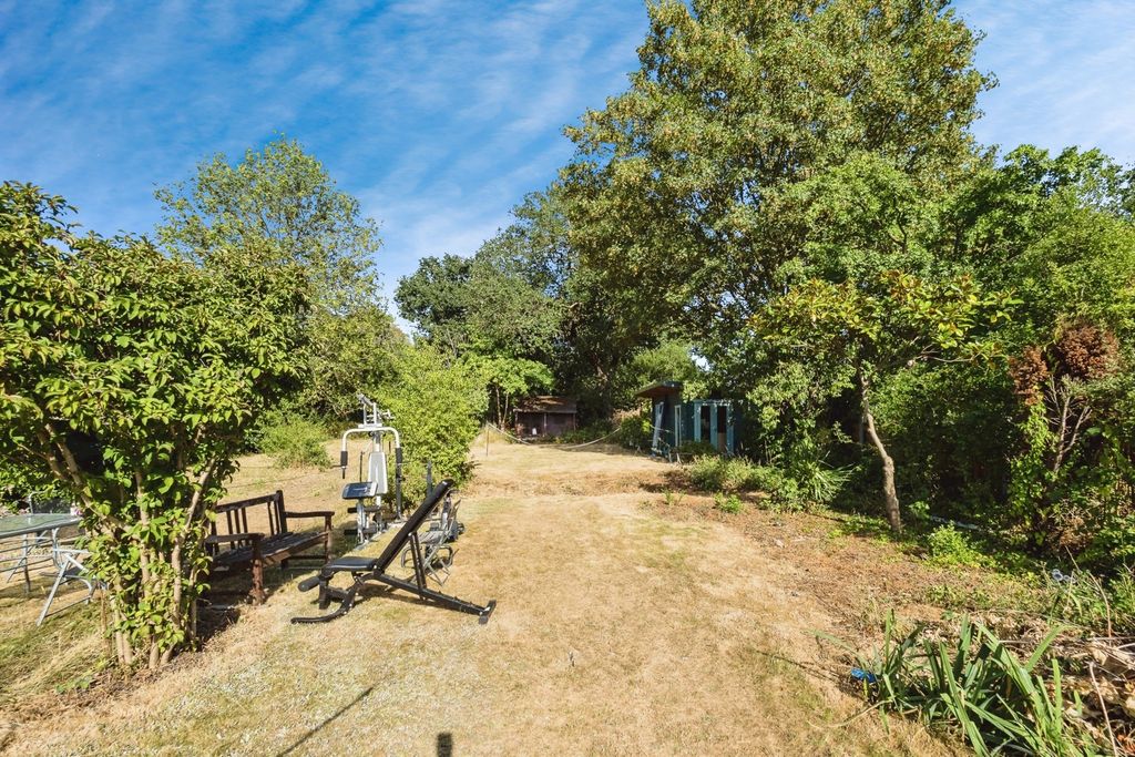 Property photo 3 of 17 Photo