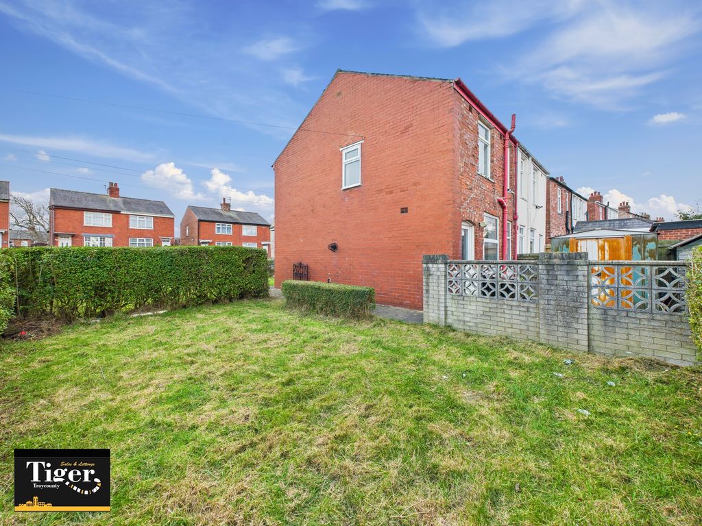 Property photo 2 of 21 Cam03440G0-Pr0495-Still007