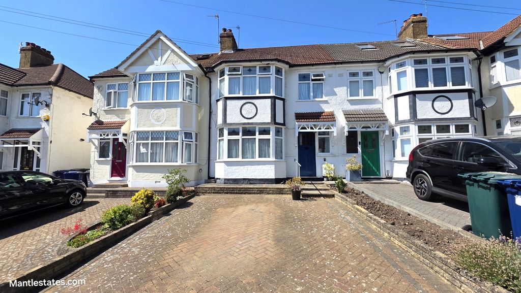 Property photo 1 of 21 4 Bed Terraced House For Sale Daneland, East Barnet En4