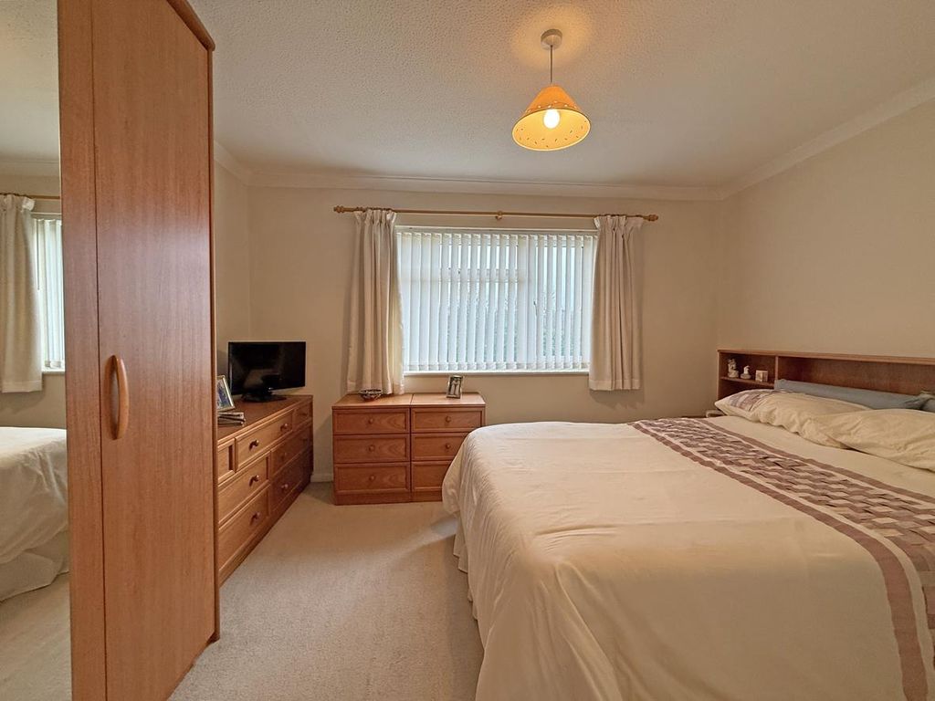 Property photo 3 of 13 Westcott Close 52 - Bed 1 Front...Jpg