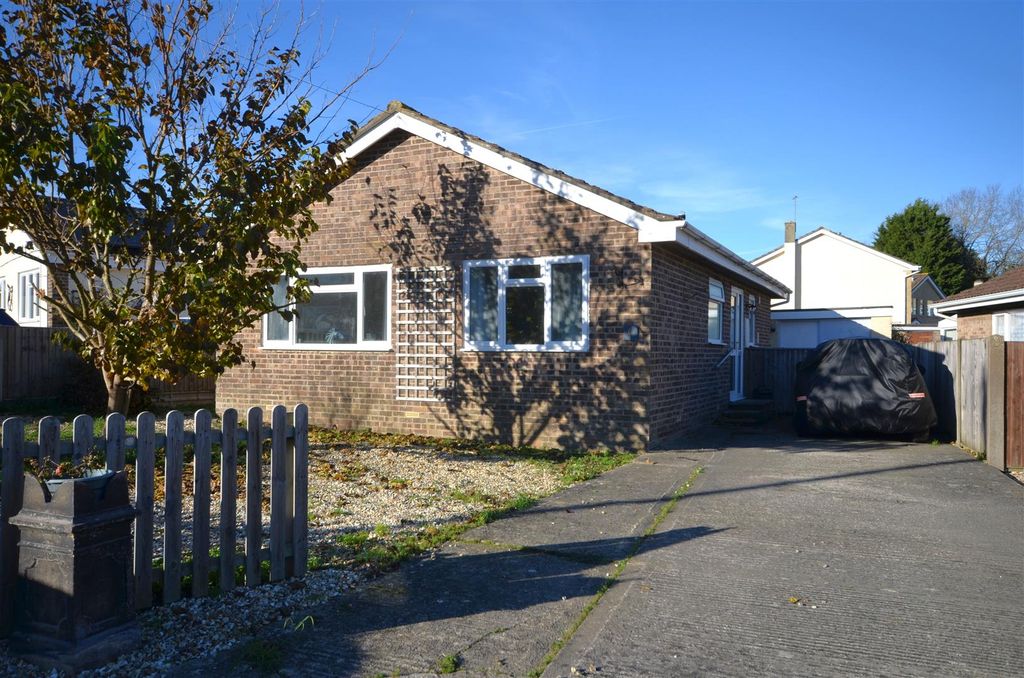 Property photo 1 of 10 Front