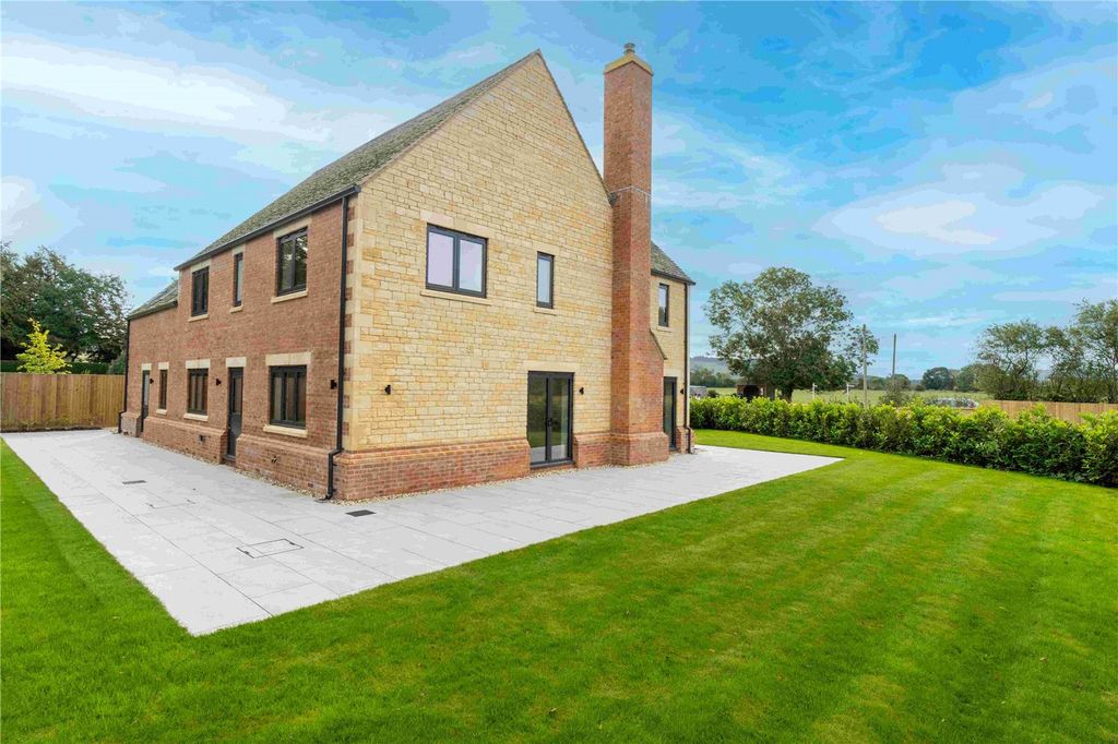Property photo 3 of 12 Picture No. 07