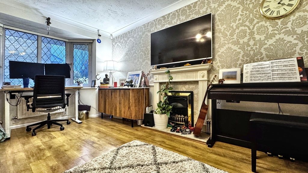 Property photo 3 of 15 Bright, Stylish Living Room With Wood-Effect Floor...
