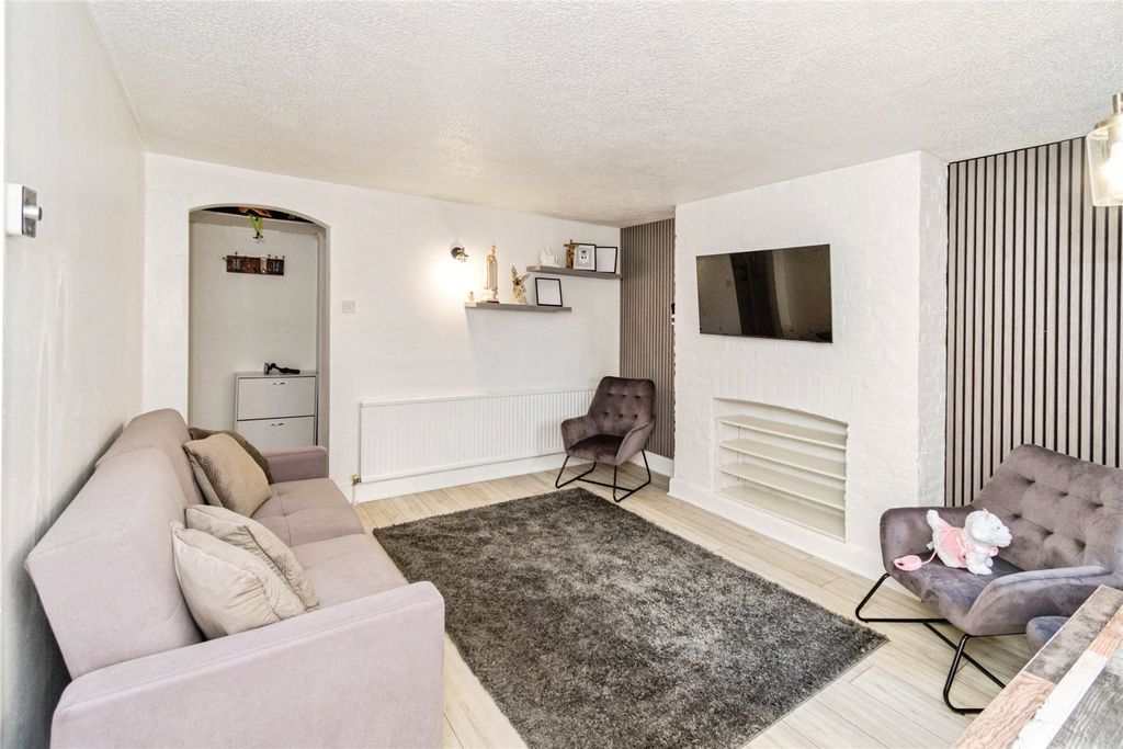 Property photo 2 of 17 Picture No. 31