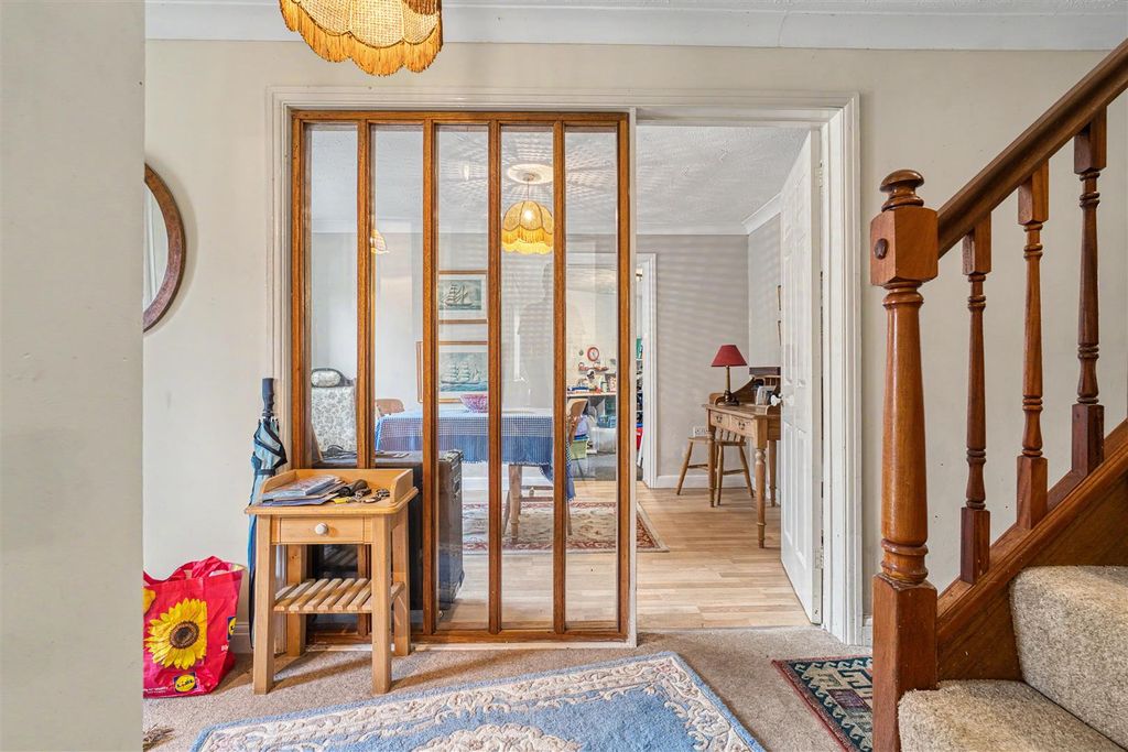 Property photo 3 of 13