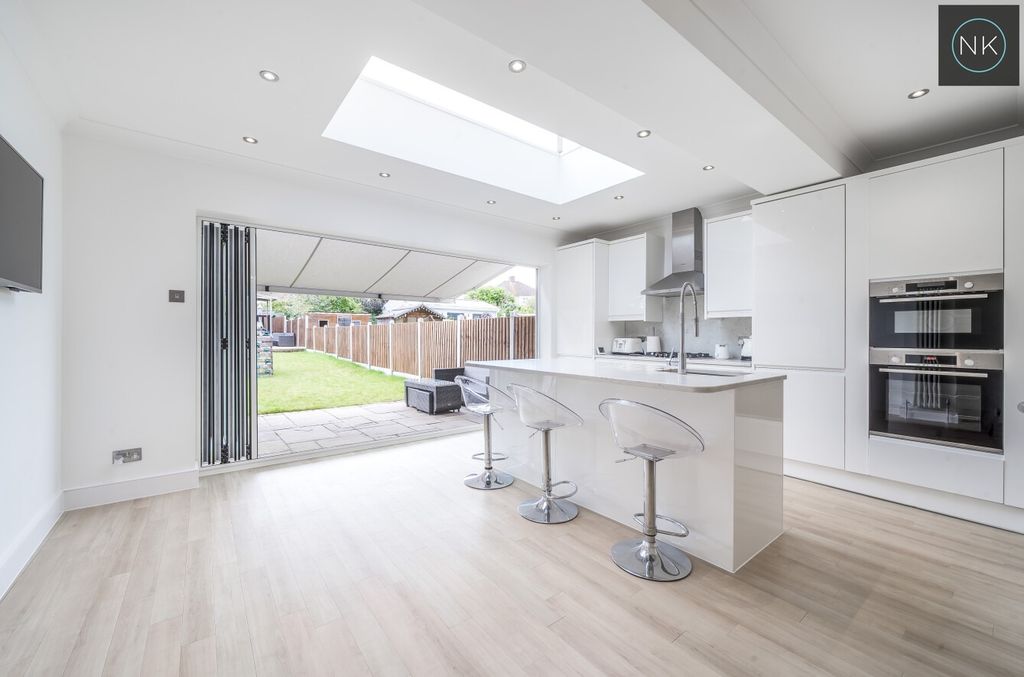 Property photo 3 of 29 4810267