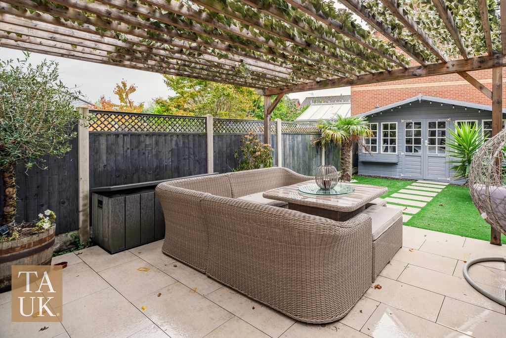 Property photo 2 of 13