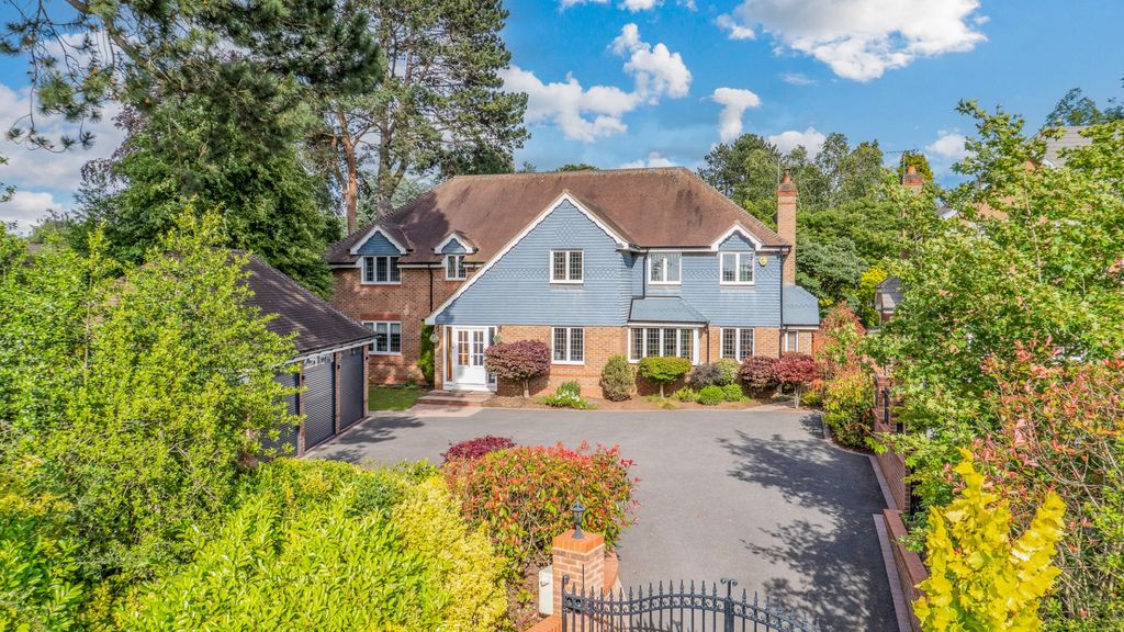 Property photo 1 of 32