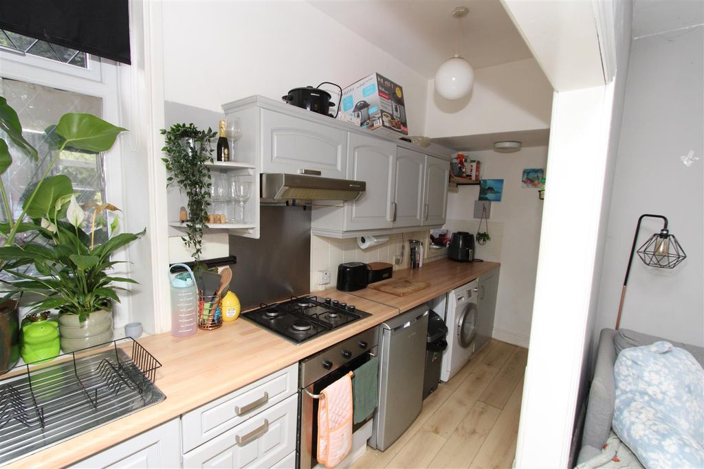 Property photo 3 of 14