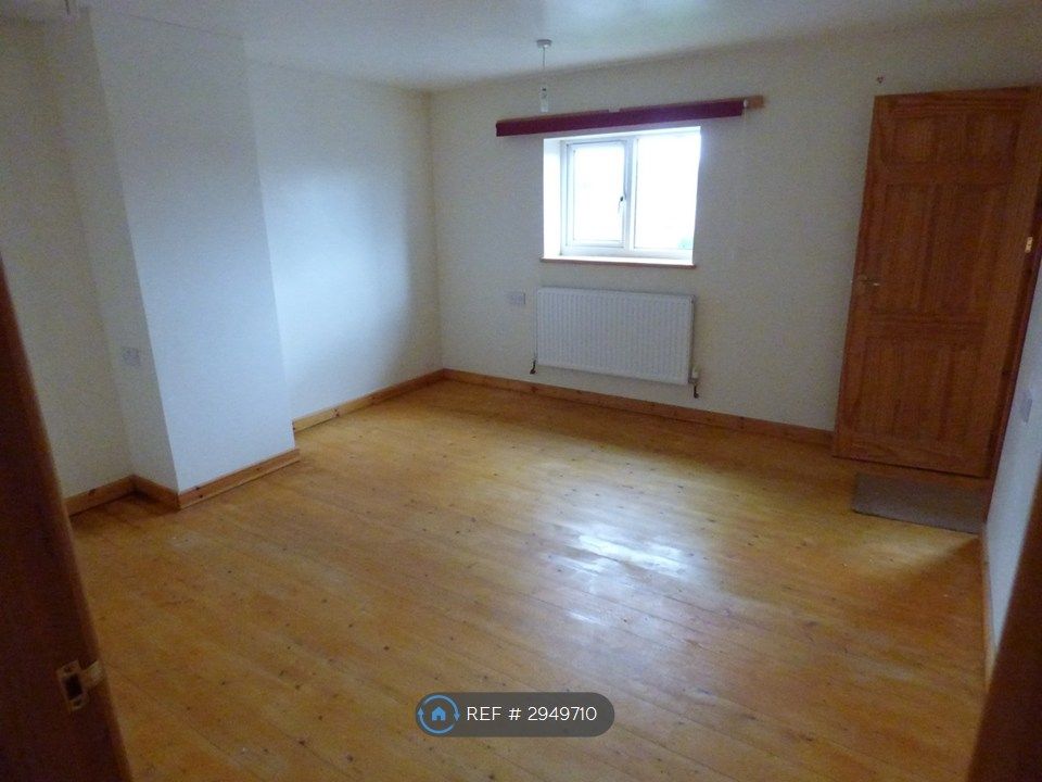 Property photo 3 of 17 Front Bedroom