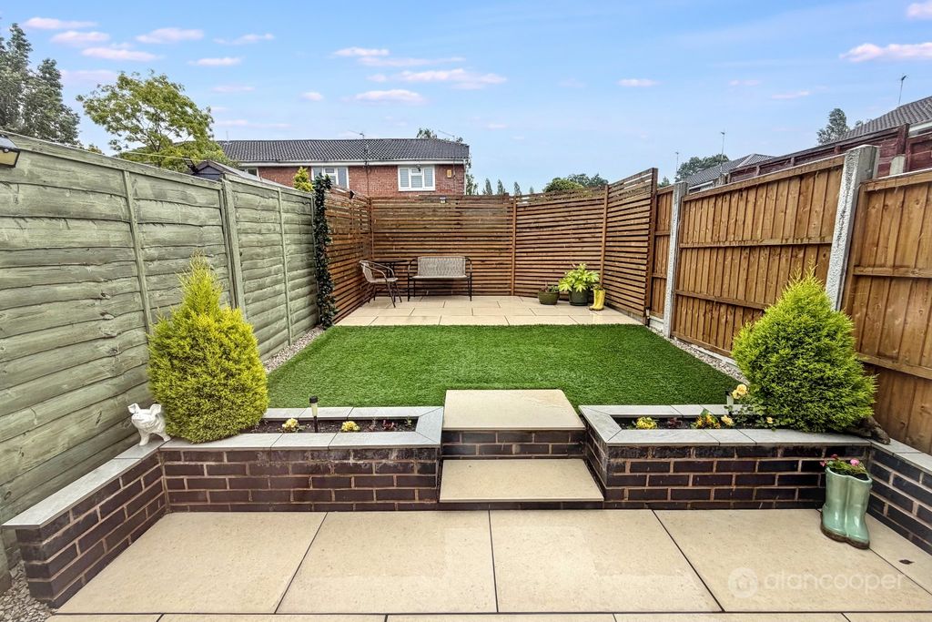 Property photo 2 of 20 5232273