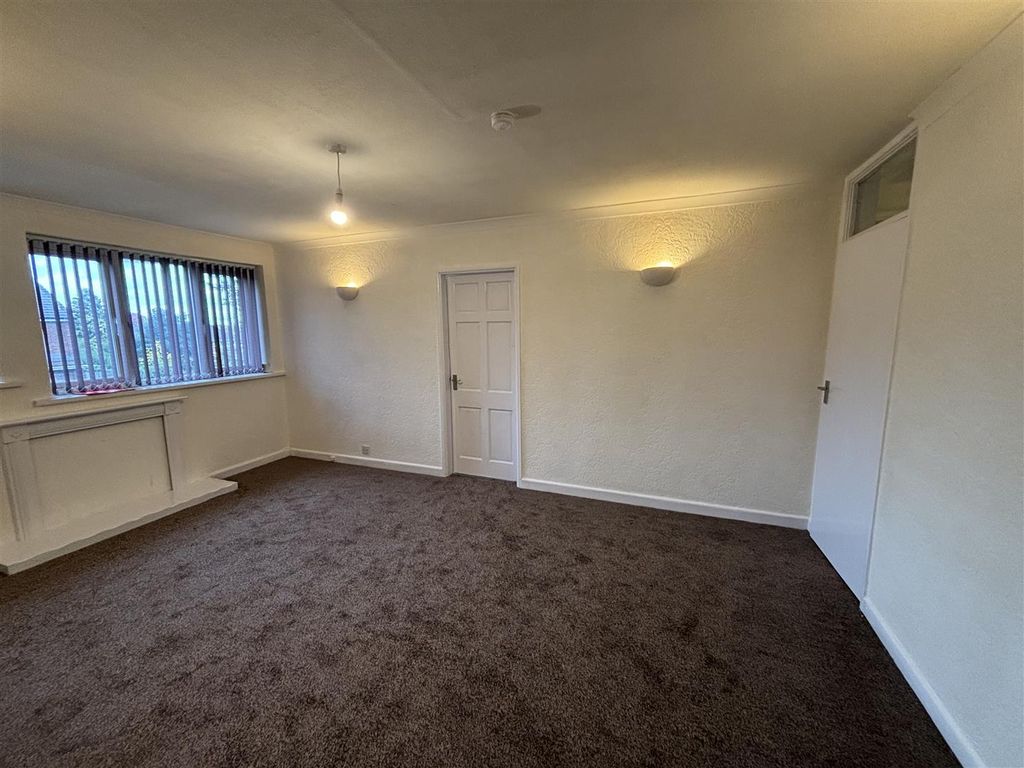 Property photo 2 of 10 Lounge