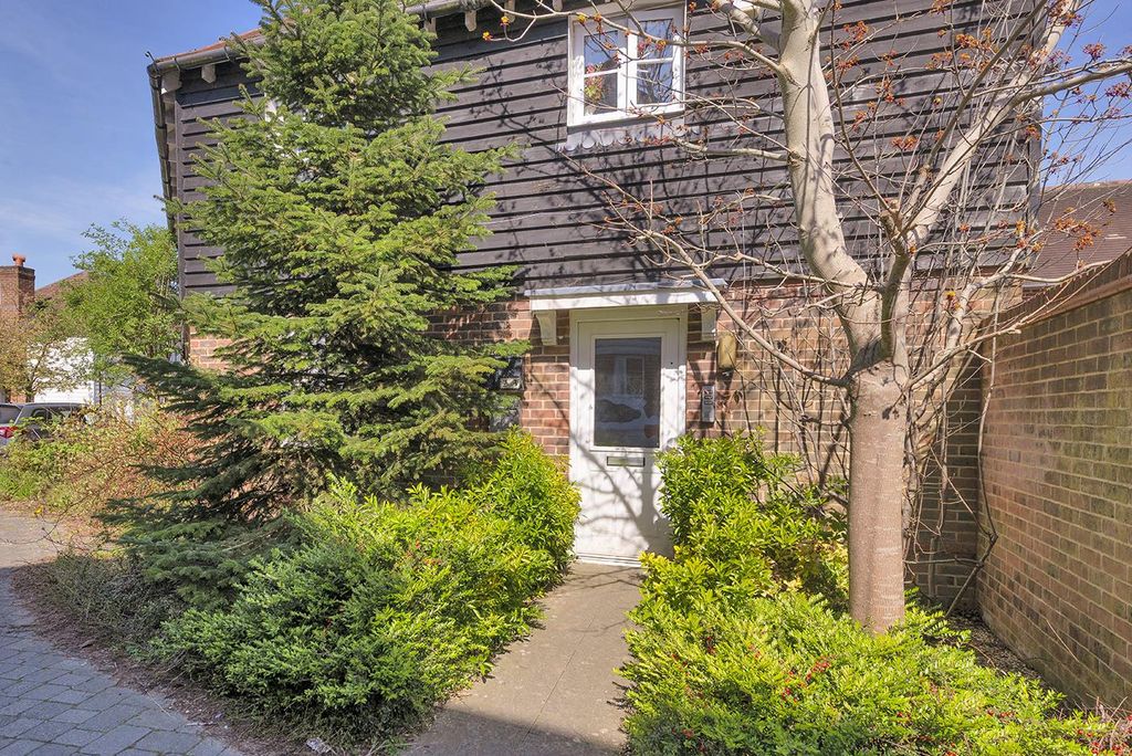 Property photo 2 of 10 23Mcarthur02.Jpg