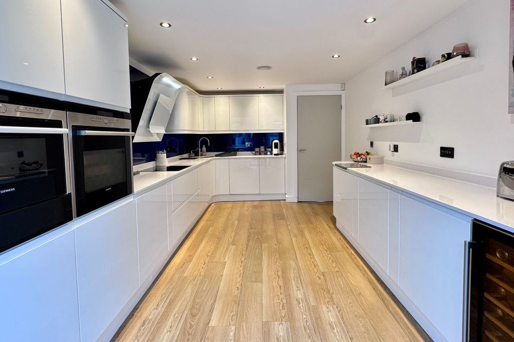 Additional image 10 of 5 bed detached house for saleScotty Brook Crescent, Glossop SK13