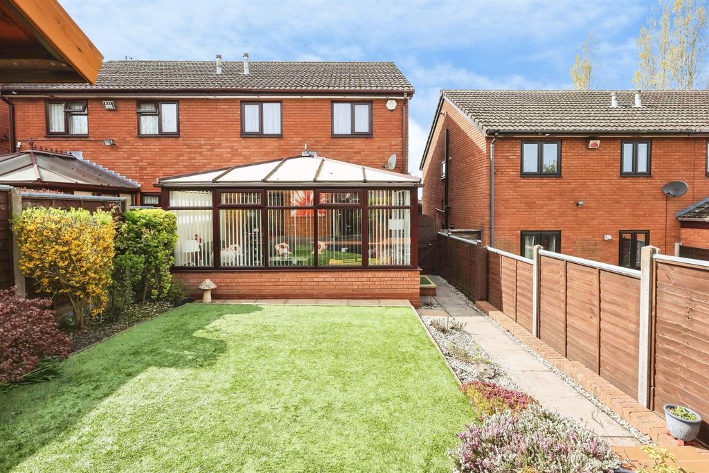 Property photo 2 of 20