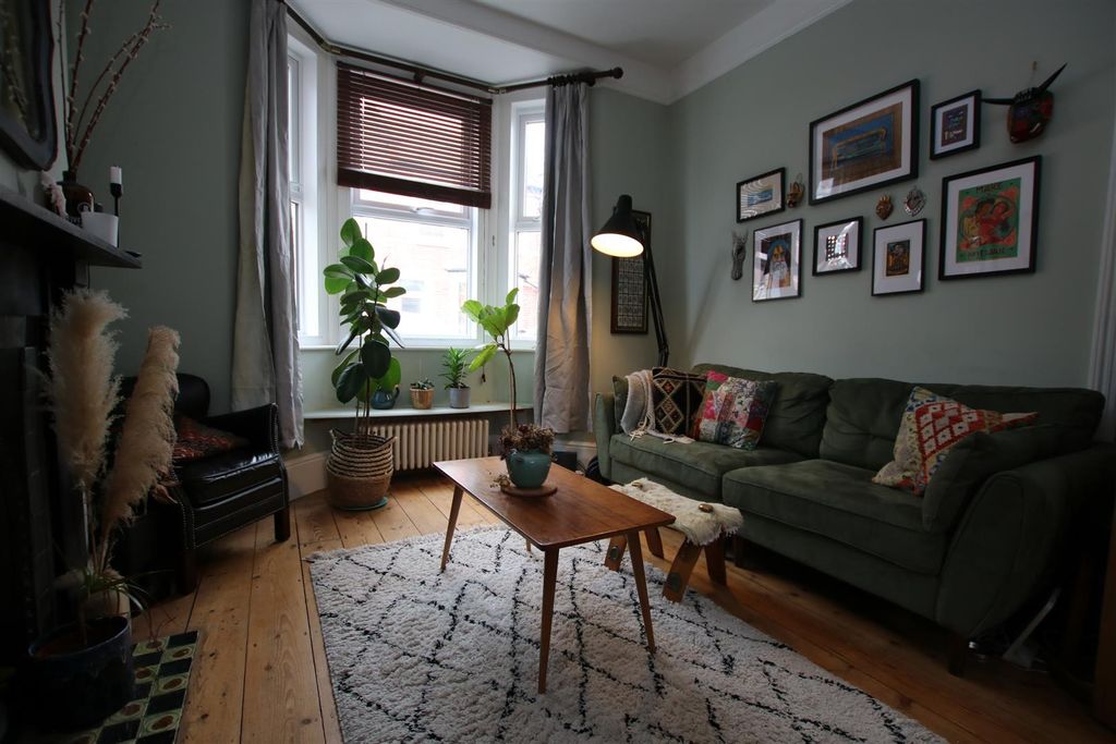 Property photo 3 of 14 Sitting Room.Jpg