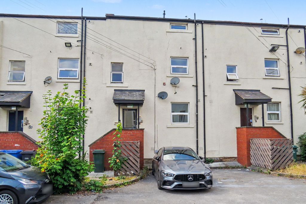 Property photo 2 of 3 30C Park Road, Chorley, Lancashire, Pr7 1Qu