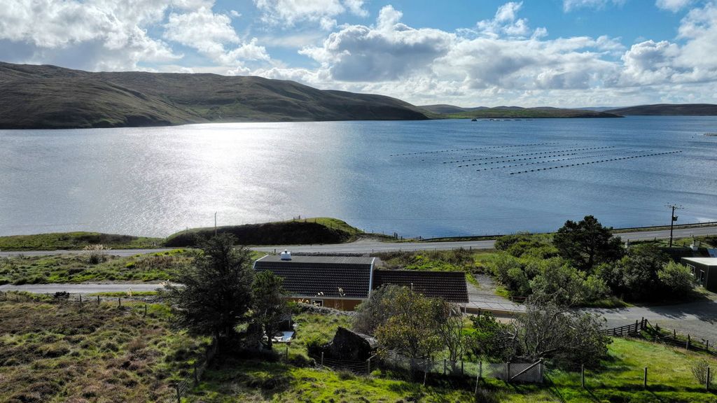 Property photo 2 of 32