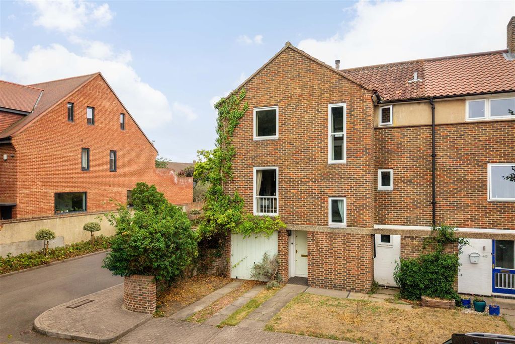 Property photo 1 of 14 Chiswick Staithe-13.Jpg