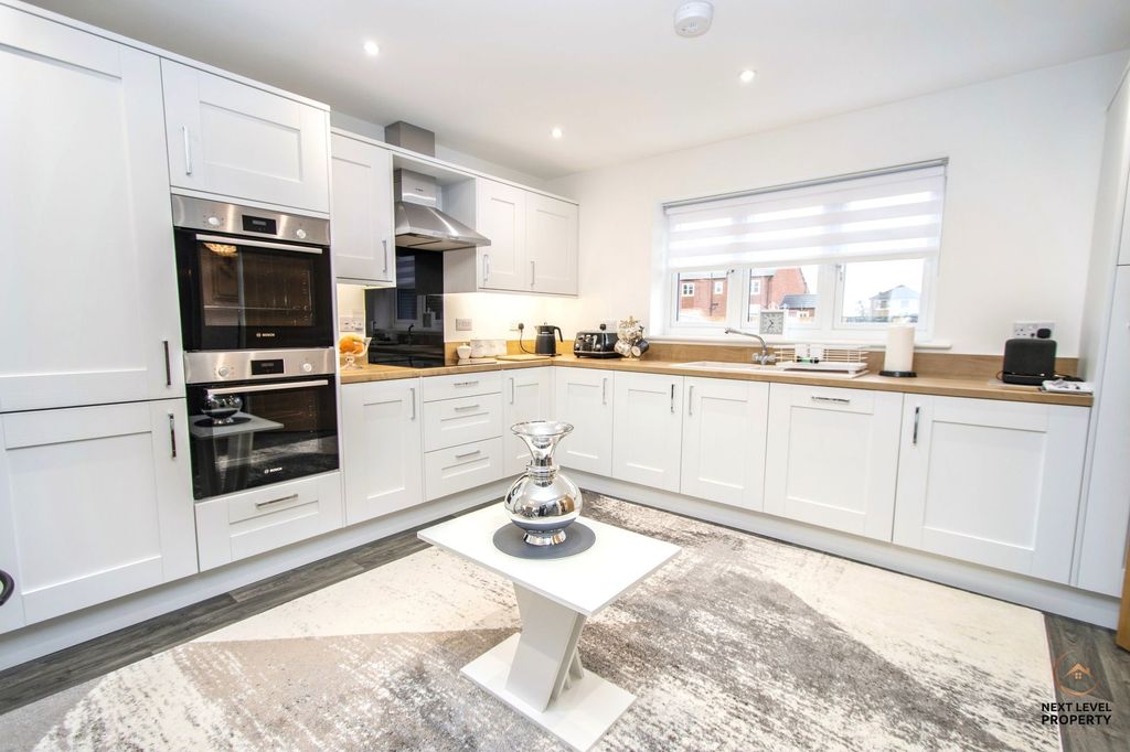 Property photo 3 of 24