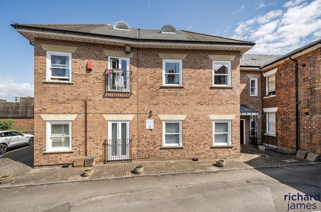 Property photo 1 of 12 0Ca904E8E0c7443480Dcdb4F9Df5E062