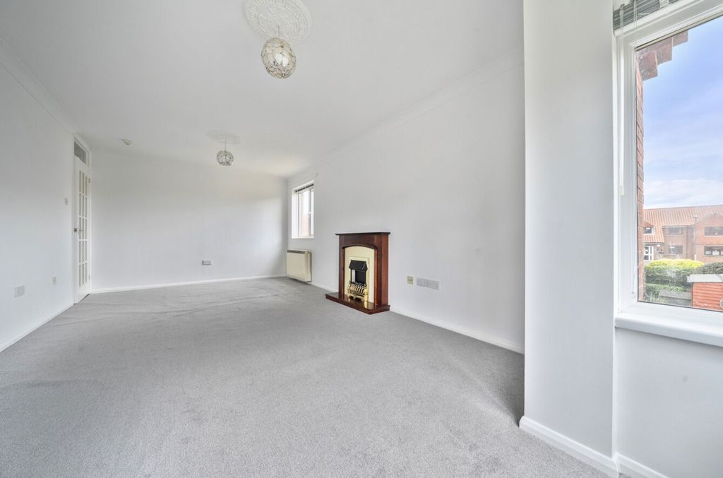Property photo 3 of 13