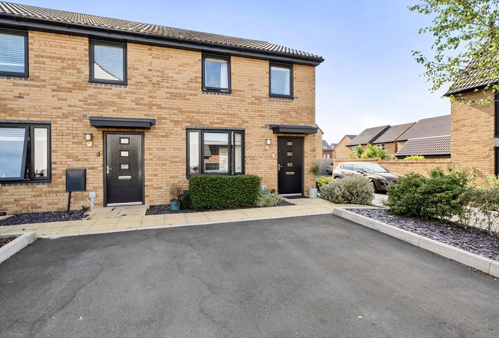 Property photo 1 of 16 Webb Road