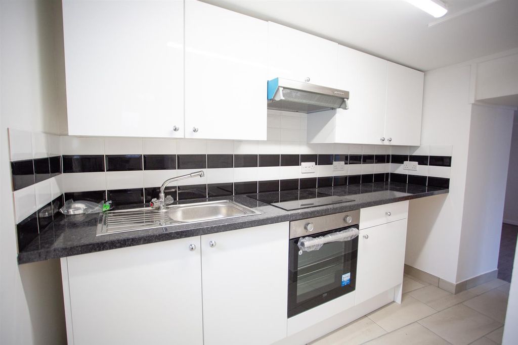 Property photo 2 of 7 Derb7461.Jpg