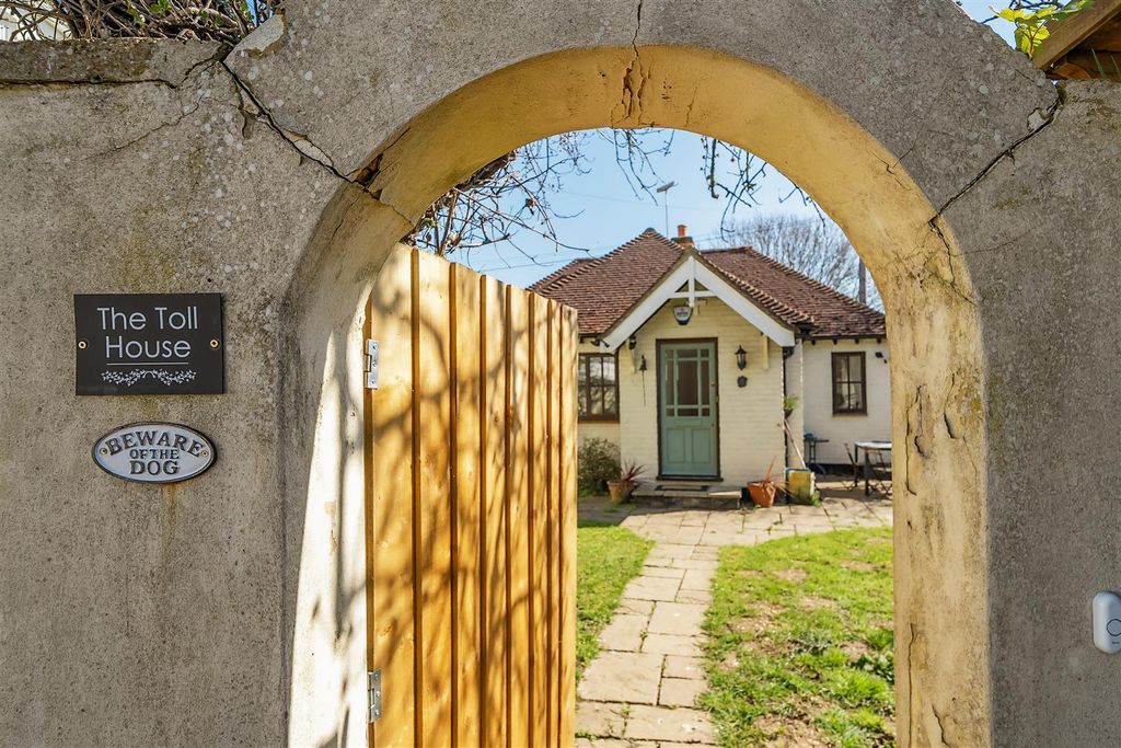 Property photo 2 of 15 External