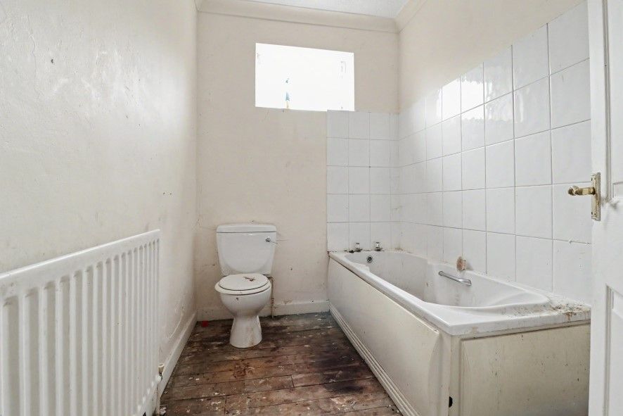 Property photo 3 of 8