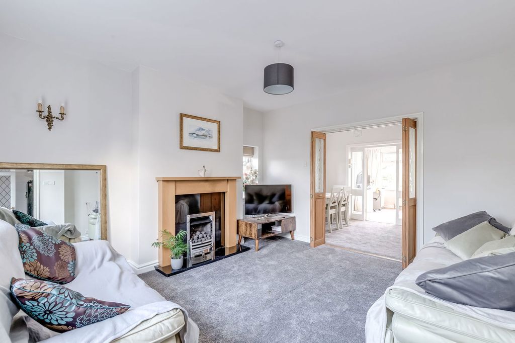 Property photo 3 of 32